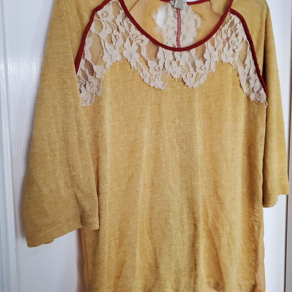 Gimmicks by BKE Mustard Yellow Lace and Red Trim Raglan Sleeve Boho Dainty M - Picture 2 of 7